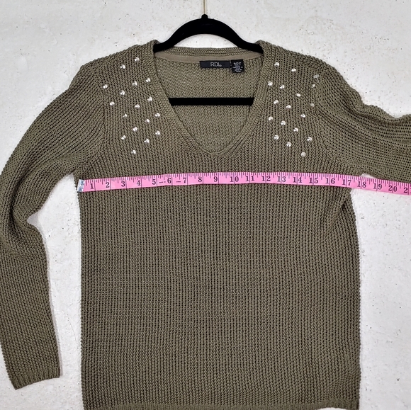 RDI STUDDED SWEATER (940) - Picture 8 of 15
